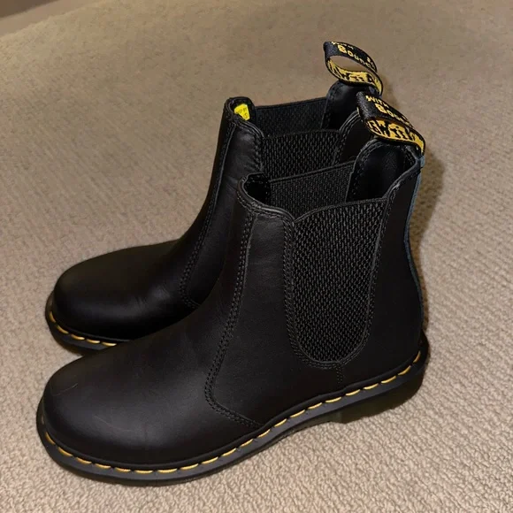 NEW Dr. Martens Women’s Size 8 - CHELSEA BOOT. - Picture 6 of 6